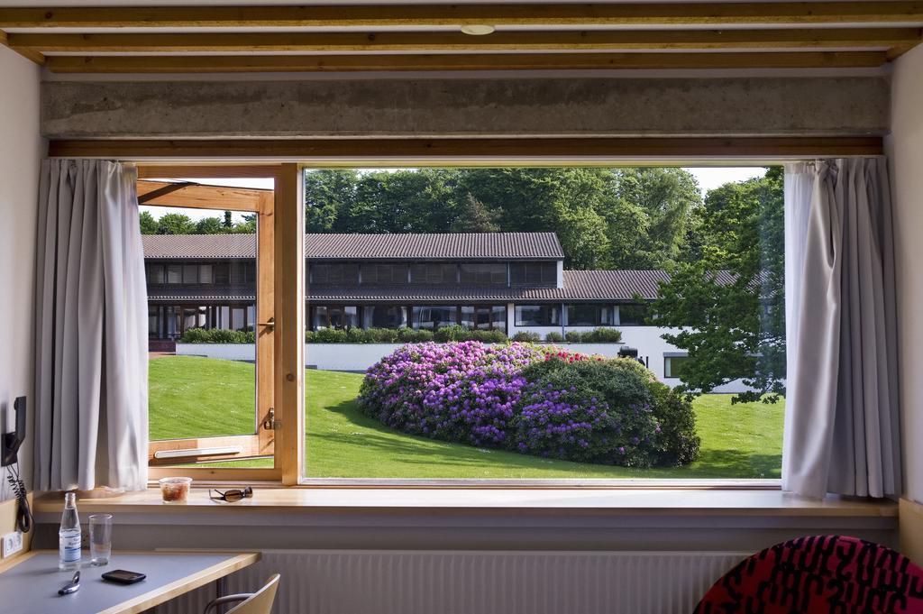ホテル Konventum Conference Center ヘルシンゲル エクステリア 写真